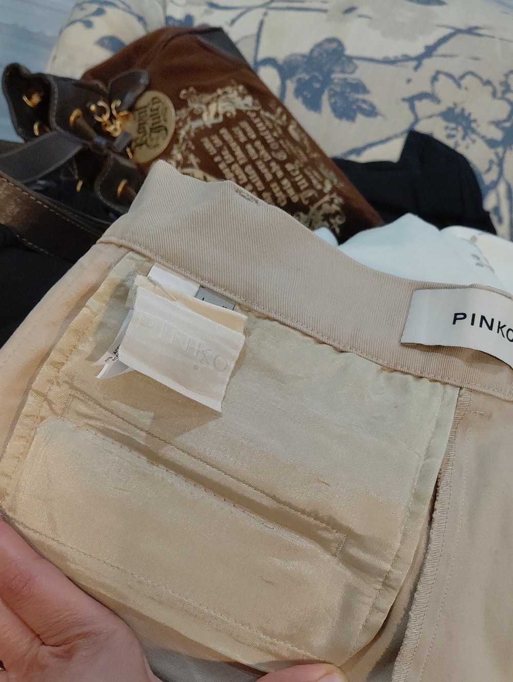 Pinko Beige Trousers with Subtle Neutral Tone - Picture 9 of 10